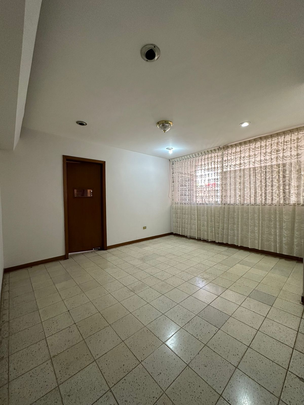 Casa + Locales Comerciales 2