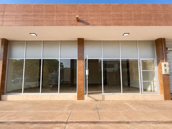 AMPLIO LOCAL COMERCIAL EN RENTA EN EL CENTRO DE LA CIUDAD DE GUAMÚCHIL