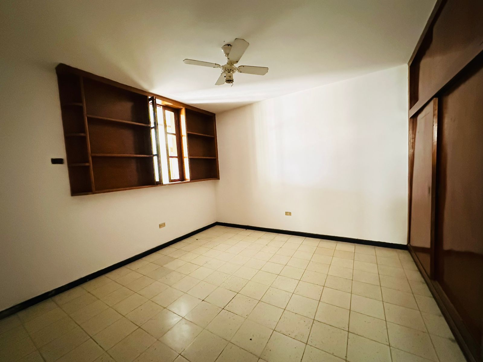 Casa + Locales Comerciales 4